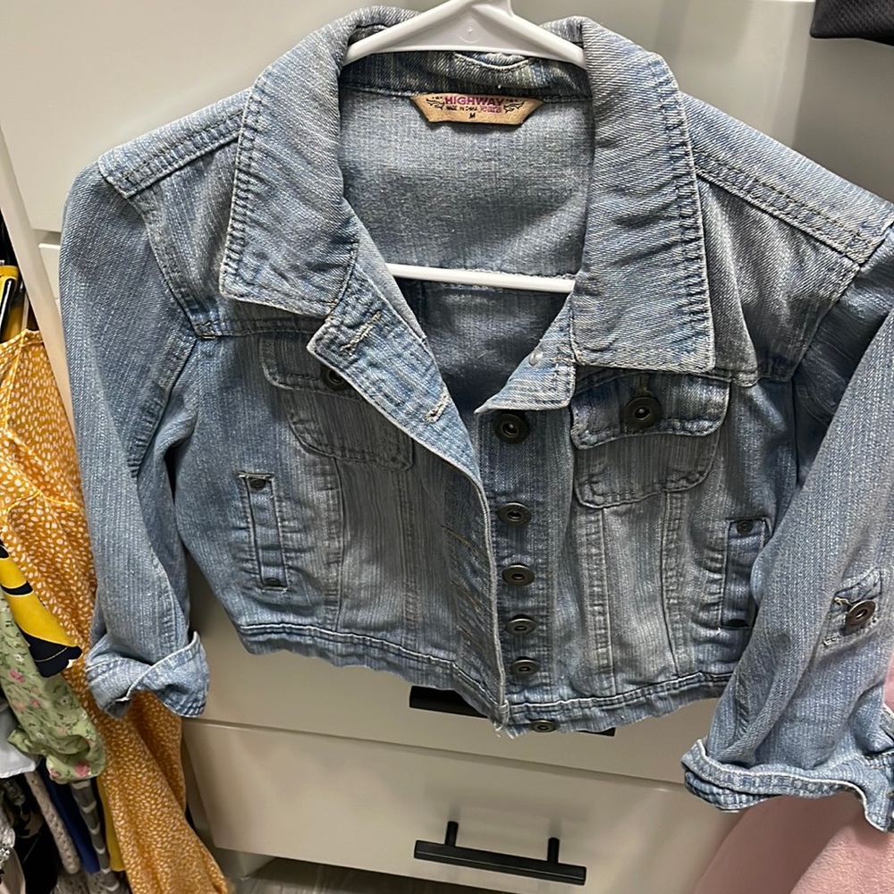 Medium crop jacket